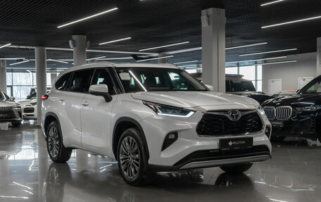 Toyota Highlander, 2025 год, 5 800 000 рублей, 2 фотография