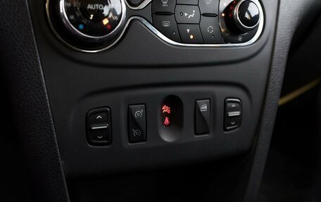 Renault Sandero II рестайлинг, 2016 год, 887 000 рублей, 12 фотография