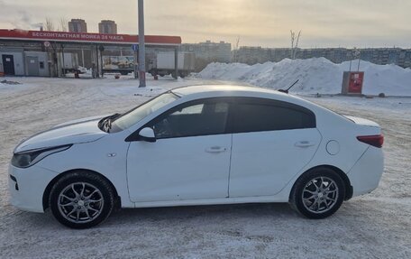 KIA Rio IV, 2018 год, 850 000 рублей, 4 фотография
