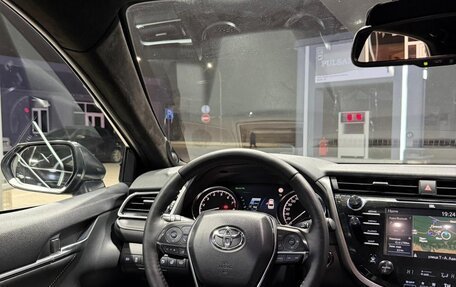 Toyota Camry, 2018 год, 2 580 000 рублей, 8 фотография