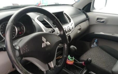 Mitsubishi L200 IV рестайлинг, 2012 год, 1 570 000 рублей, 8 фотография