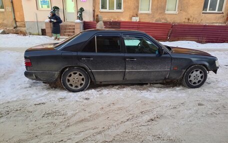 Mercedes-Benz E-Класс, 1993 год, 270 000 рублей, 5 фотография
