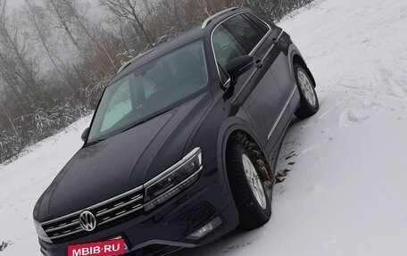 Volkswagen Tiguan II, 2017 год, 1 950 000 рублей, 2 фотография