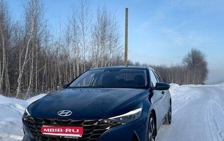 Hyundai Elantra, 2021 год, 2 000 000 рублей, 2 фотография