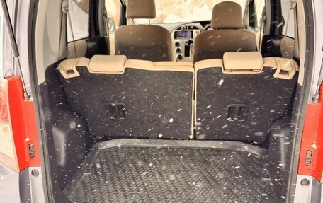 Toyota Ractis I, 2009 год, 720 000 рублей, 8 фотография