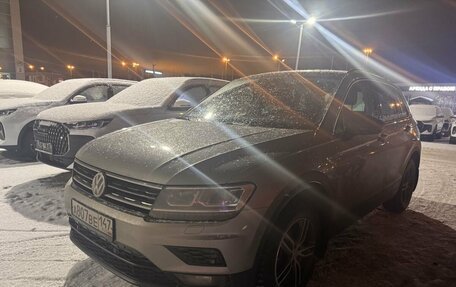 Volkswagen Tiguan II, 2020 год, 2 375 000 рублей, 3 фотография