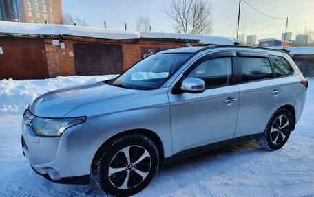 Mitsubishi Outlander III рестайлинг 3, 2013 год, 1 550 000 рублей, 1 фотография