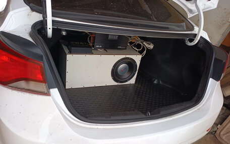 Hyundai Elantra V, 2014 год, 1 000 000 рублей, 5 фотография