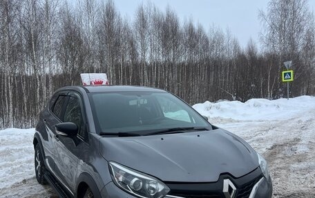 Renault Kaptur I рестайлинг, 2019 год, 1 350 000 рублей, 2 фотография