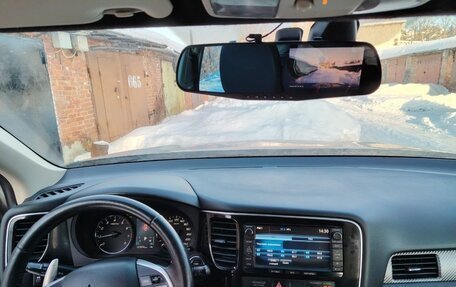 Mitsubishi Outlander III рестайлинг 3, 2013 год, 1 550 000 рублей, 13 фотография