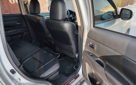 Mitsubishi Outlander III рестайлинг 3, 2013 год, 1 550 000 рублей, 12 фотография