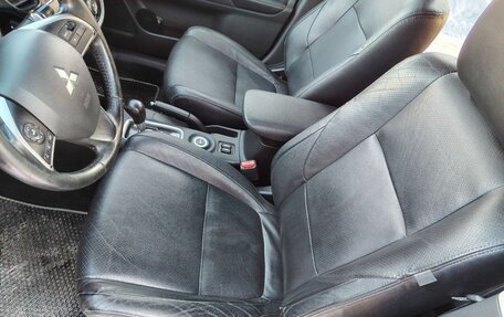 Mitsubishi Outlander III рестайлинг 3, 2013 год, 1 550 000 рублей, 17 фотография