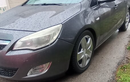 Opel Astra J, 2011 год, 590 000 рублей, 3 фотография