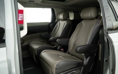 KIA Carnival, 2025 год, 7 083 055 рублей, 10 фотография