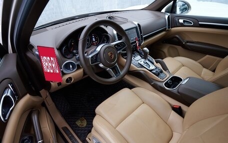 Porsche Cayenne III, 2016 год, 6 050 000 рублей, 10 фотография