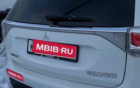Mitsubishi Outlander III рестайлинг 3, 2013 год, 1 750 000 рублей, 4 фотография