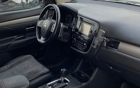 Mitsubishi Outlander III рестайлинг 3, 2013 год, 1 750 000 рублей, 6 фотография