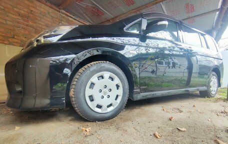 Toyota ISis I, 2013 год, 1 650 000 рублей, 10 фотография