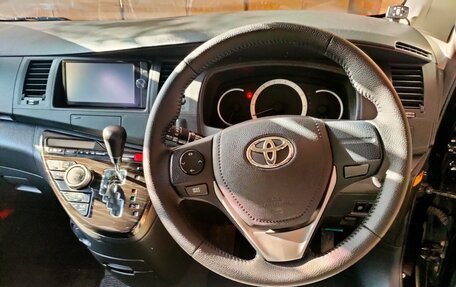 Toyota ISis I, 2013 год, 1 650 000 рублей, 9 фотография
