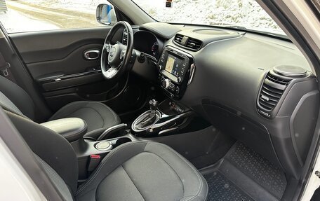 KIA Soul II рестайлинг, 2017 год, 1 437 000 рублей, 23 фотография