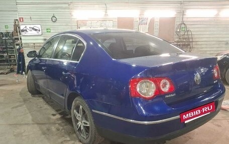 Volkswagen Passat B6, 2007 год, 599 000 рублей, 2 фотография