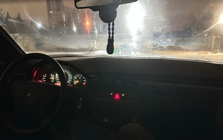 Mercedes-Benz E-Класс, 1996 год, 150 000 рублей, 4 фотография