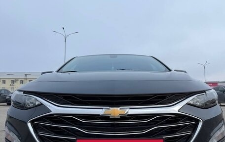 Chevrolet Malibu IX, 2020 год, 1 800 000 рублей, 2 фотография