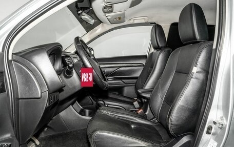 Mitsubishi Outlander III рестайлинг 3, 2015 год, 1 750 000 рублей, 6 фотография