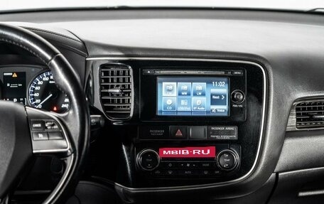 Mitsubishi Outlander III рестайлинг 3, 2015 год, 1 750 000 рублей, 11 фотография