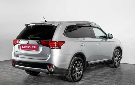 Mitsubishi Outlander III рестайлинг 3, 2015 год, 1 750 000 рублей, 3 фотография