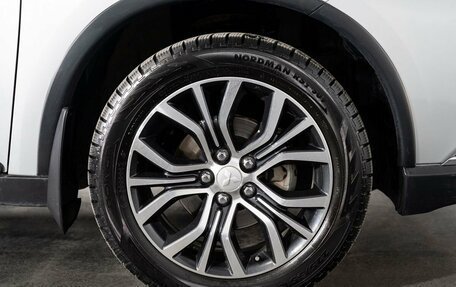 Mitsubishi Outlander III рестайлинг 3, 2015 год, 1 750 000 рублей, 18 фотография