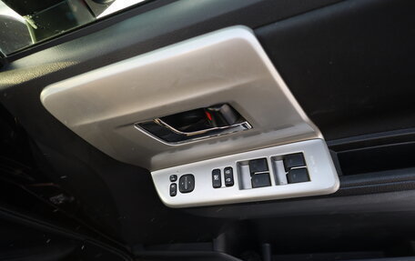 Toyota Noah III, 2013 год, 1 670 000 рублей, 17 фотография