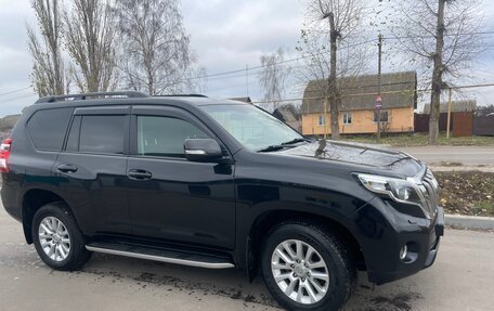 Toyota Land Cruiser Prado 150 рестайлинг 2, 2016 год, 3 200 000 рублей, 6 фотография