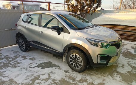 Renault Kaptur I рестайлинг, 2019 год, 1 750 000 рублей, 2 фотография