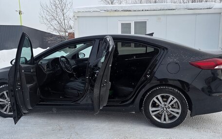 Hyundai Elantra VI рестайлинг, 2017 год, 1 450 000 рублей, 8 фотография