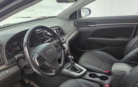 Hyundai Elantra VI рестайлинг, 2017 год, 1 450 000 рублей, 9 фотография