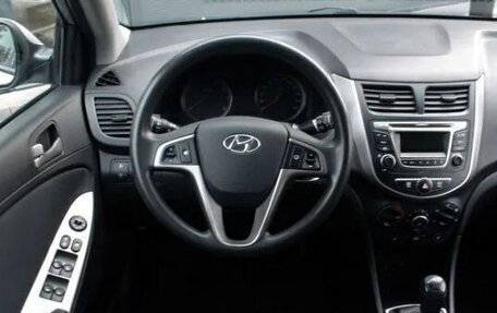 Hyundai Solaris II рестайлинг, 2014 год, 1 125 000 рублей, 6 фотография
