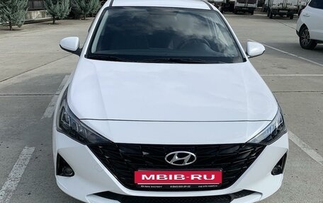 Hyundai Solaris II рестайлинг, 2022 год, 1 600 000 рублей, 2 фотография