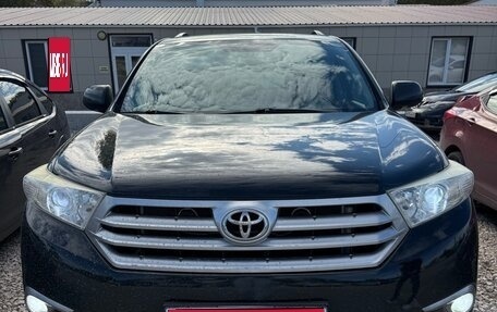 Toyota Highlander III, 2012 год, 2 350 000 рублей, 1 фотография