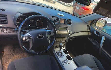 Toyota Highlander III, 2012 год, 2 350 000 рублей, 8 фотография