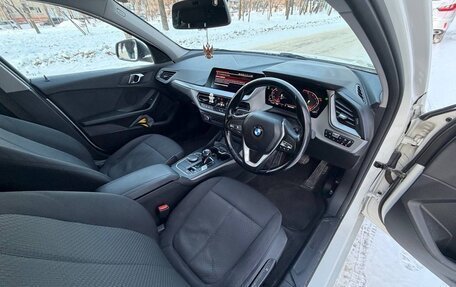 BMW 1 серия, 2019 год, 1 350 000 рублей, 15 фотография