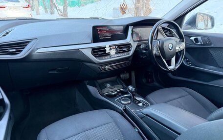 BMW 1 серия, 2019 год, 1 350 000 рублей, 20 фотография