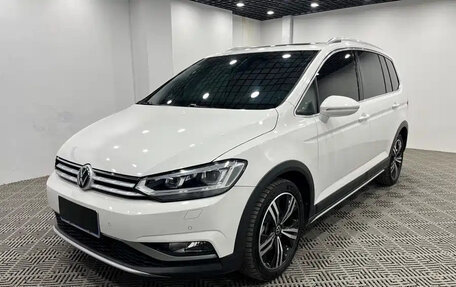 Volkswagen Touran III, 2021 год, 1 999 123 рублей, 1 фотография