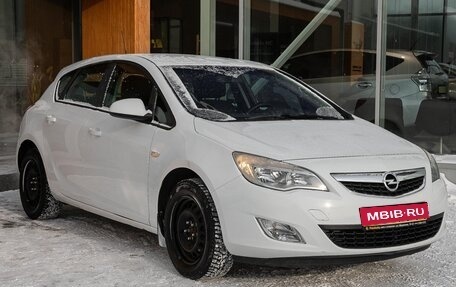 Opel Astra J, 2011 год, 629 000 рублей, 1 фотография