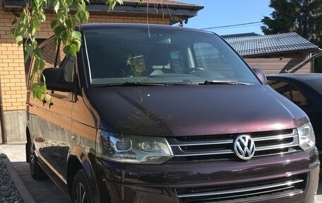 Volkswagen Multivan T5, 2015 год, 2 800 000 рублей, 2 фотография