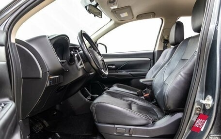 Mitsubishi Outlander III рестайлинг 3, 2014 год, 1 498 000 рублей, 30 фотография