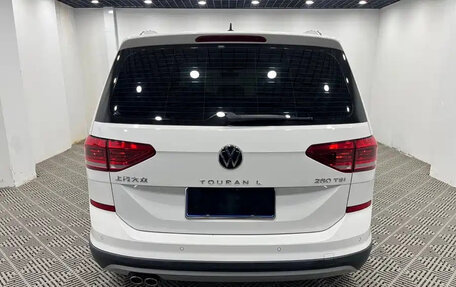 Volkswagen Touran III, 2021 год, 1 999 123 рублей, 5 фотография