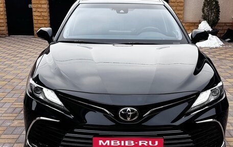 Toyota Camry, 2023 год, 3 550 000 рублей, 1 фотография