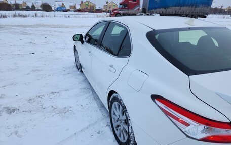 Toyota Camry, 2017 год, 2 300 000 рублей, 5 фотография