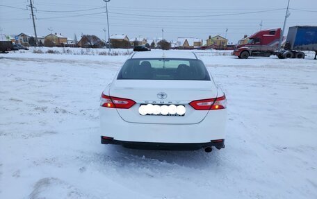 Toyota Camry, 2017 год, 2 300 000 рублей, 4 фотография